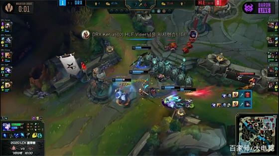 在她完成某 在她完成某